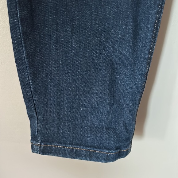 L.L. BEAN Women's BeanFlex® Jeans, Mid-Rise Skinny-Leg - Picture 4 of 8